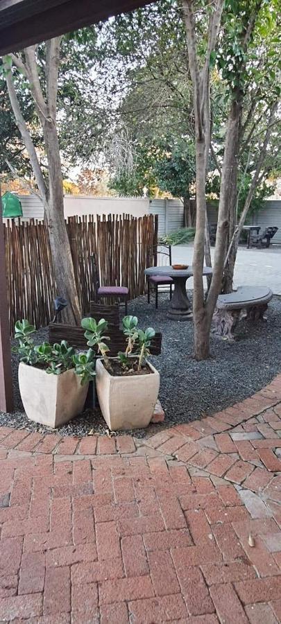 Aandrus Guesthouse Bloemfontein Ngoại thất bức ảnh