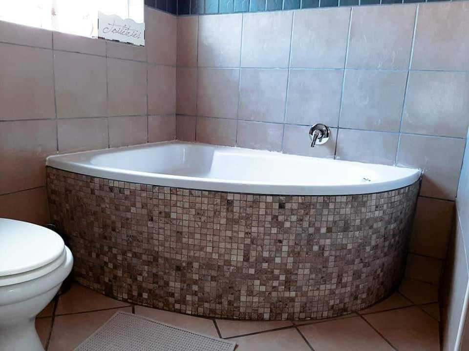 Aandrus Guesthouse Bloemfontein Ngoại thất bức ảnh