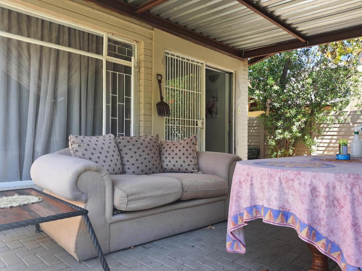 Aandrus Guesthouse Bloemfontein Ngoại thất bức ảnh