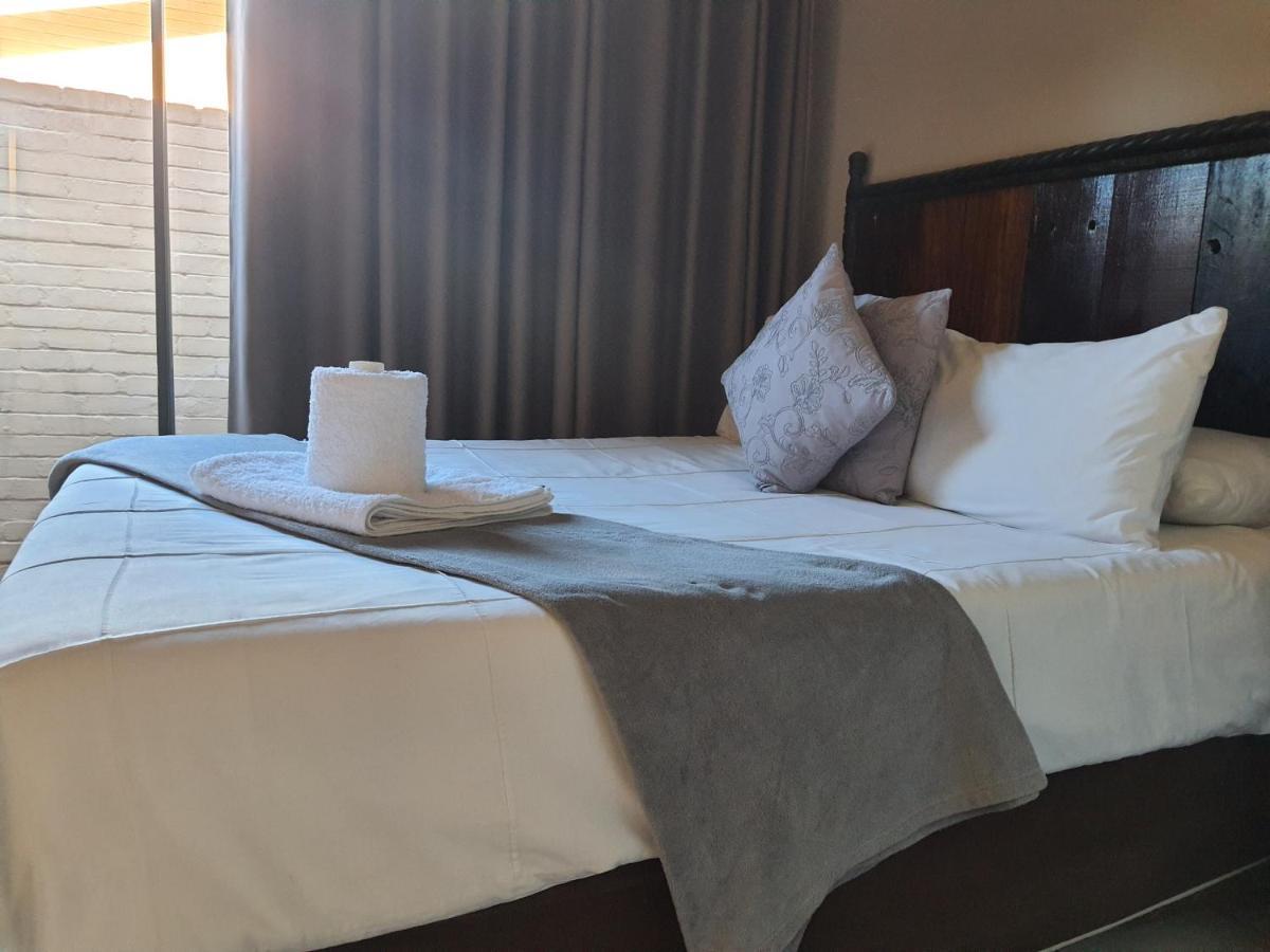 Aandrus Guesthouse Bloemfontein Ngoại thất bức ảnh