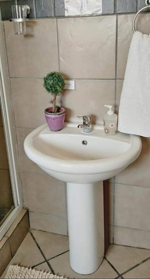 Aandrus Guesthouse Bloemfontein Ngoại thất bức ảnh