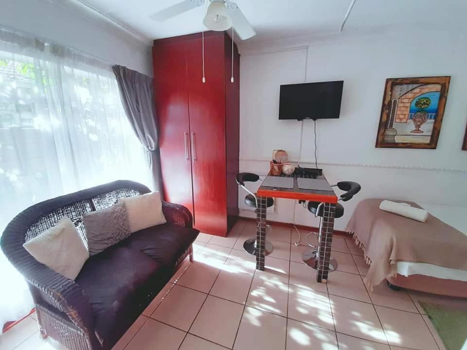 Aandrus Guesthouse Bloemfontein Ngoại thất bức ảnh