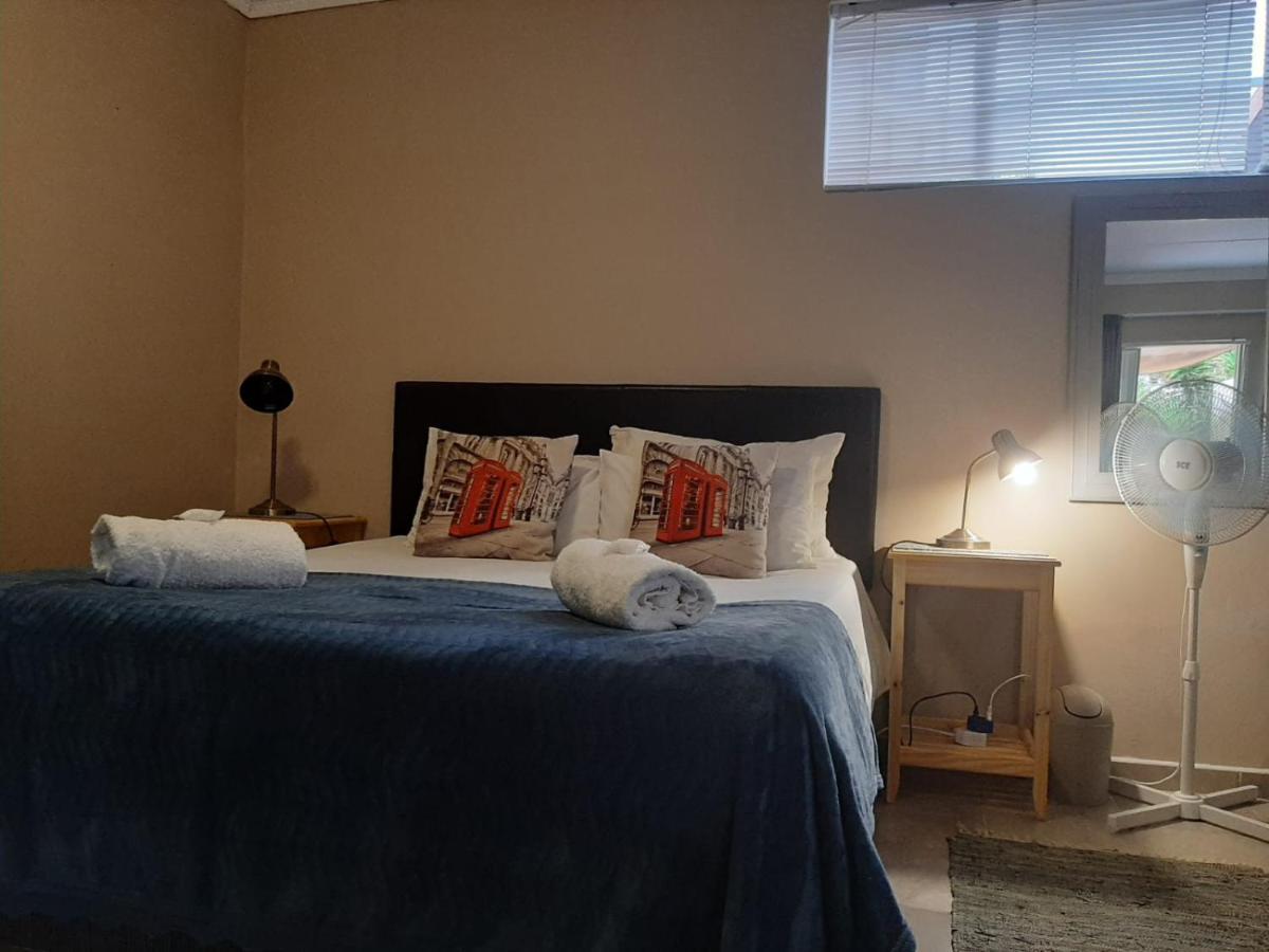 Aandrus Guesthouse Bloemfontein Ngoại thất bức ảnh
